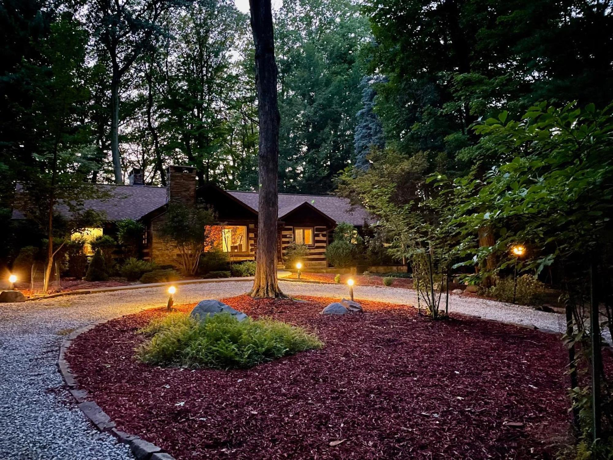 Log Cabin - Natures Oasis - Fire Pit & Gazebo Кливланд Екстериор снимка