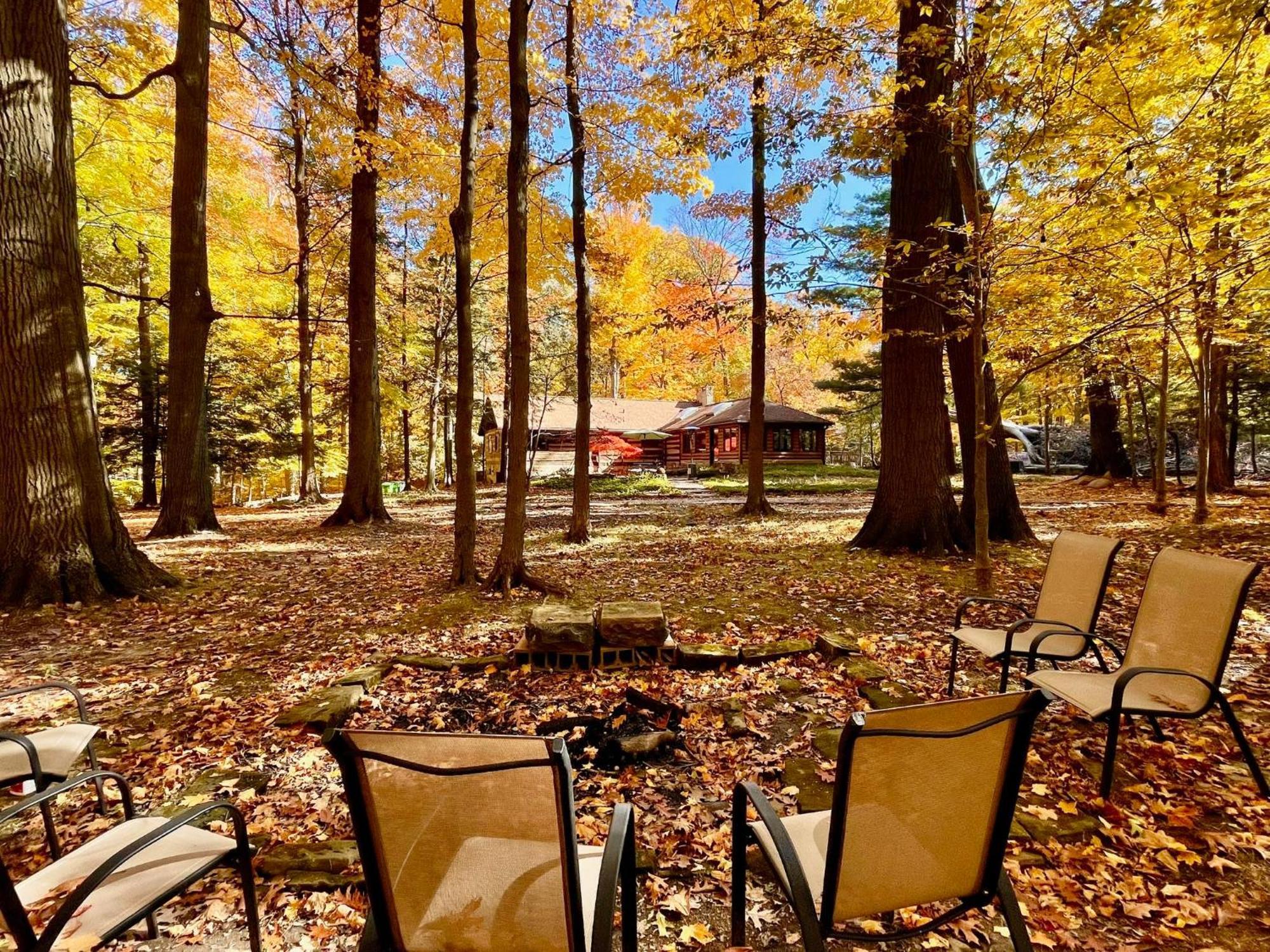 Log Cabin - Natures Oasis - Fire Pit & Gazebo Кливланд Екстериор снимка