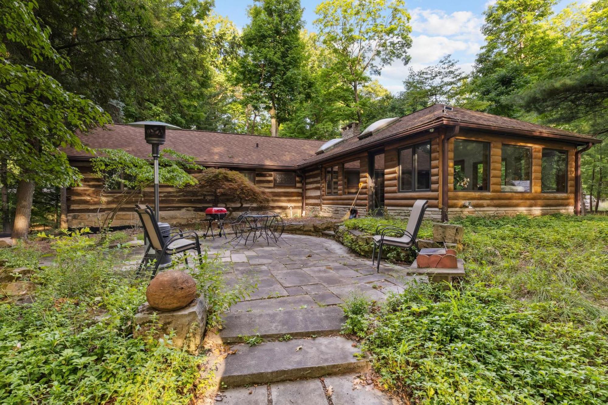 Log Cabin - Natures Oasis - Fire Pit & Gazebo Кливланд Екстериор снимка